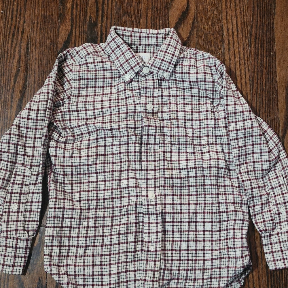 GAP boys plaid flannel button down; size XS (4-5)